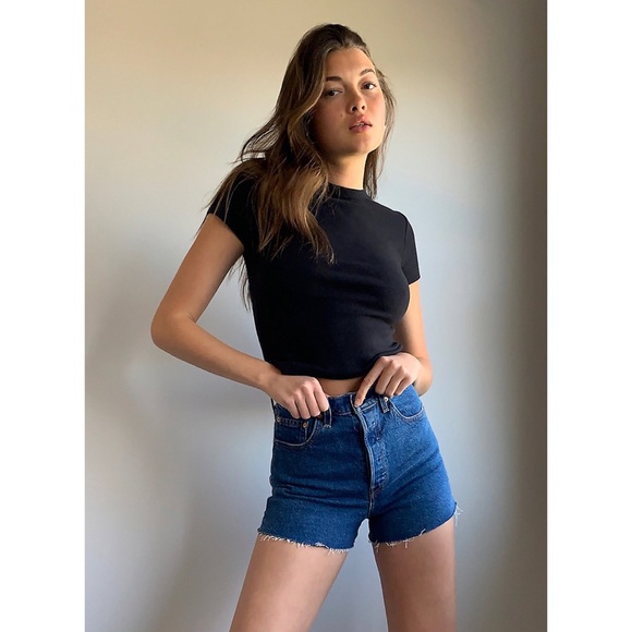 Levi's Ribcage Shorts in Charleston Erosion - Picture 6 of 7